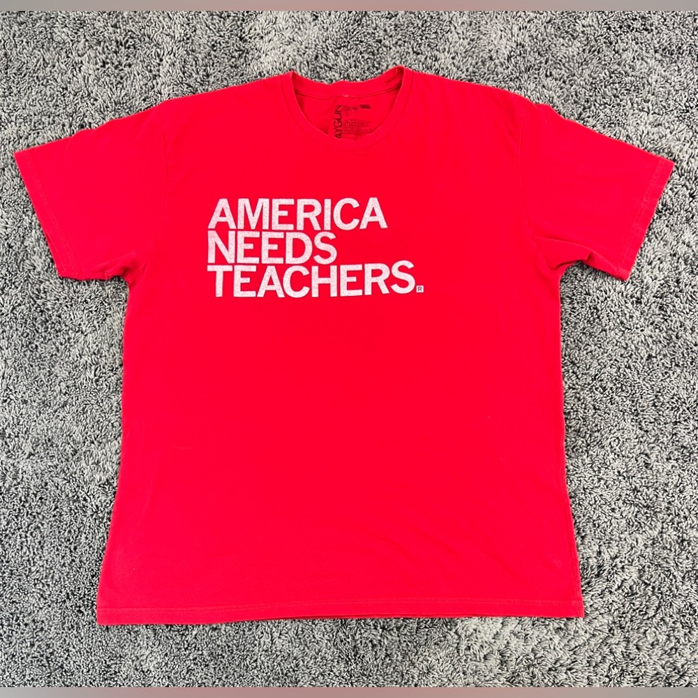 Raygun America Needs Teachers Extra Large Red T-shirt Teachers Education - EUC!